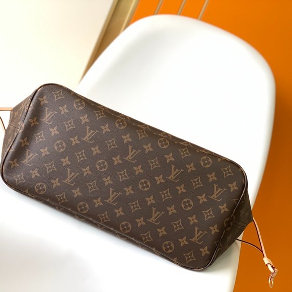 AUTHENTIC Louuis Vuitton  bag main image 7